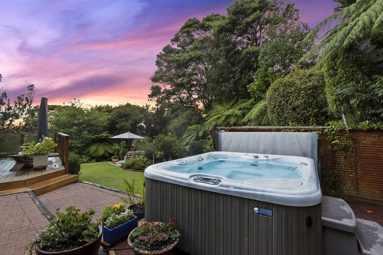 Photo of property in 16 Selwyn Avenue, Glen Eden, Auckland, 0602