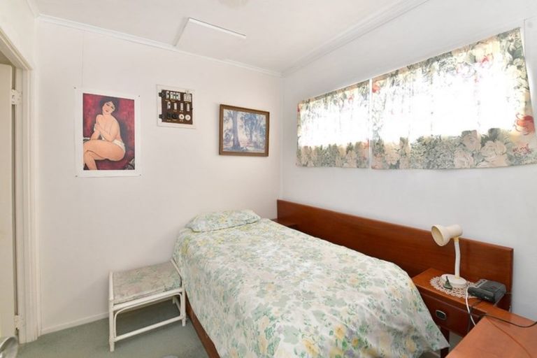 Photo of property in 48 Tindalls Bay Road, Tindalls Beach, Whangaparaoa, 0930