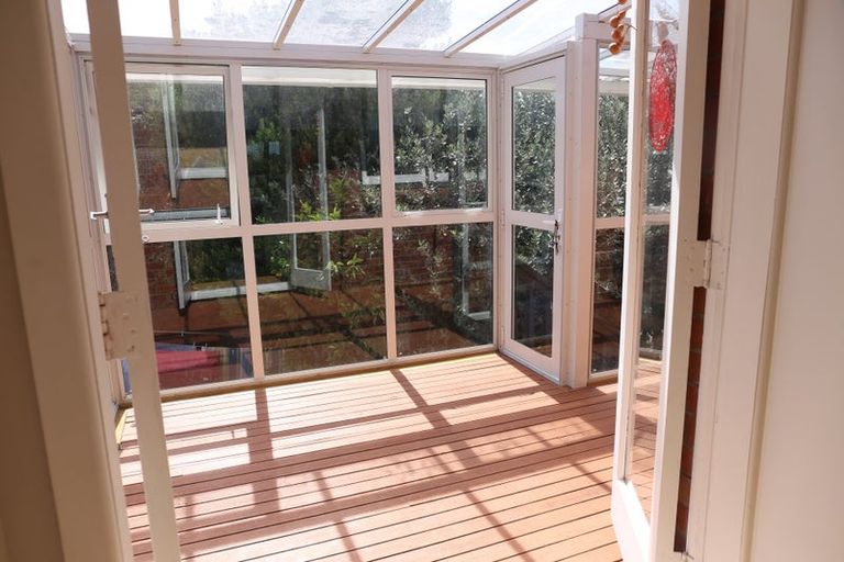 Photo of property in 3/16 Fowler Street, Northcote, Auckland, 0627