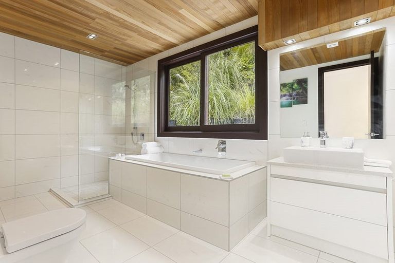 Photo of property in 231c Huia Road, Titirangi, Auckland, 0604