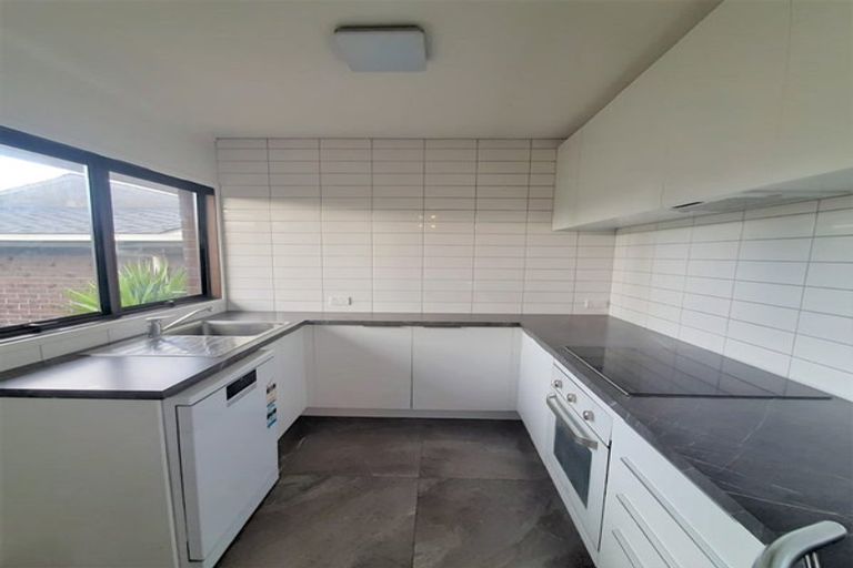 Photo of property in 2/59 Norwood Road, Bayswater, Auckland, 0622