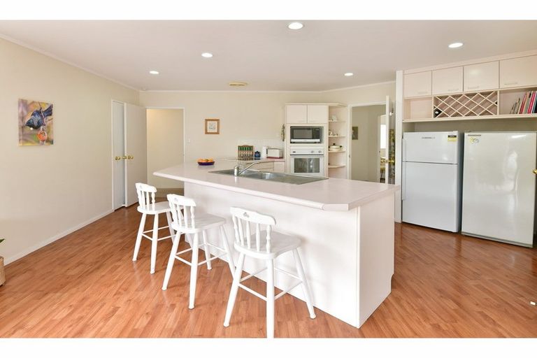 Photo of property in 16 Crampton Court, Orewa, 0931