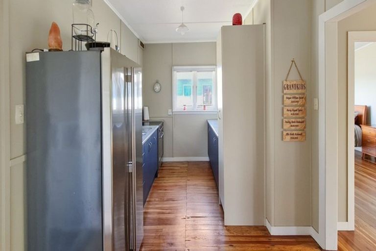 Photo of property in 1933 Parewanui Road, Parewanui, Bulls, 4894