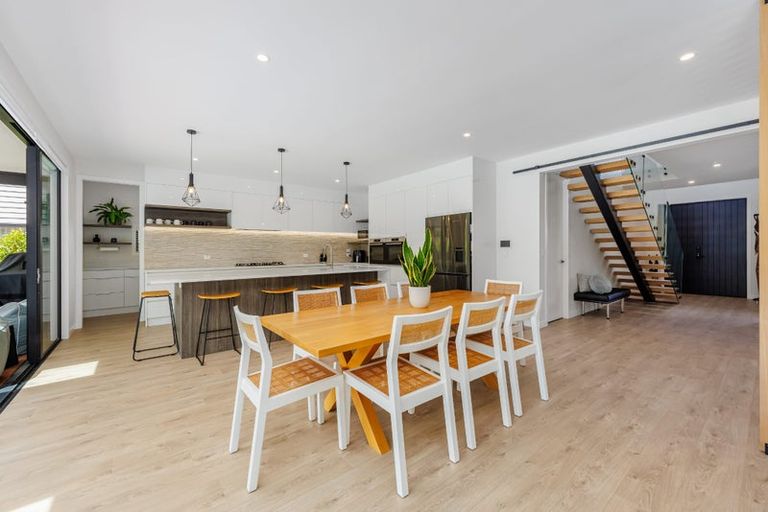 Photo of property in 19 Headsail Drive, Long Bay, Auckland, 0630