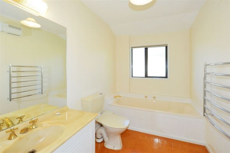 Photo of property in 2 Rubens Place, Burnside, Christchurch, 8053