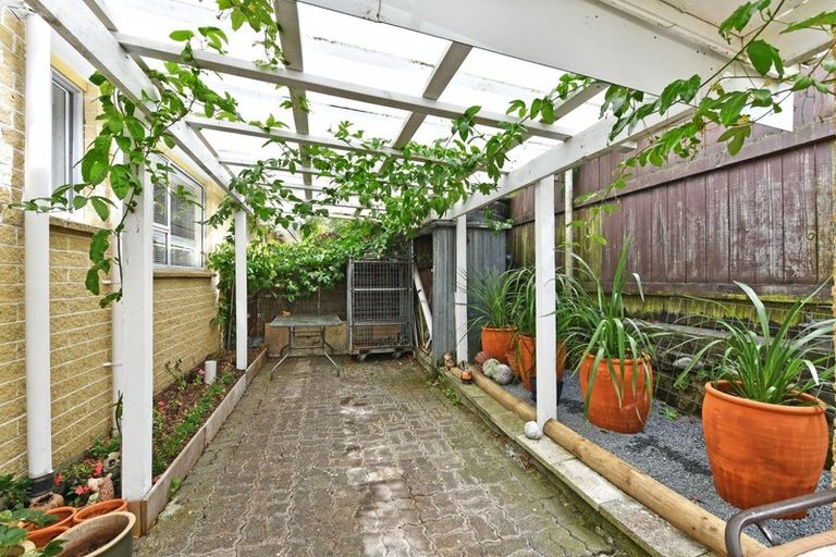 Photo of property in 1 Monterey Place, Totara Park, Upper Hutt, 5018