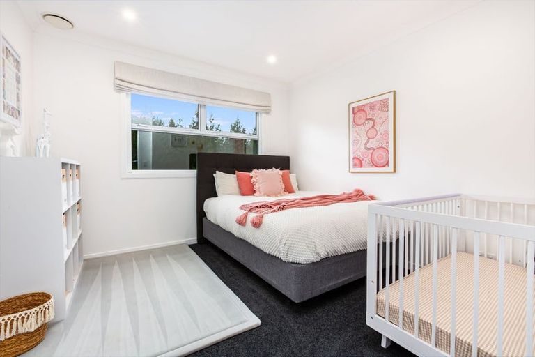 Photo of property in 32 Pacific View, Whitby, Porirua, 5024