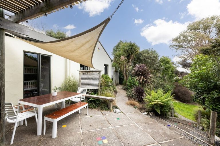 Photo of property in 2 Ritchie Place, Havelock North, 4130