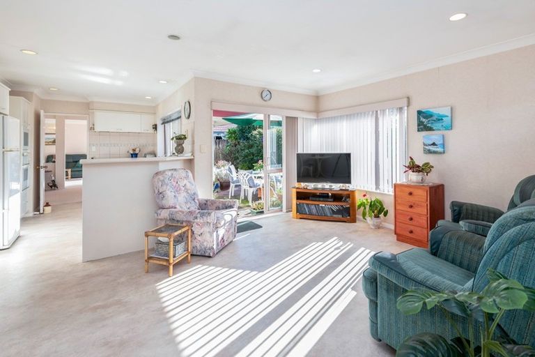 Photo of property in 15 Windsong Court, Northpark, Auckland, 2013