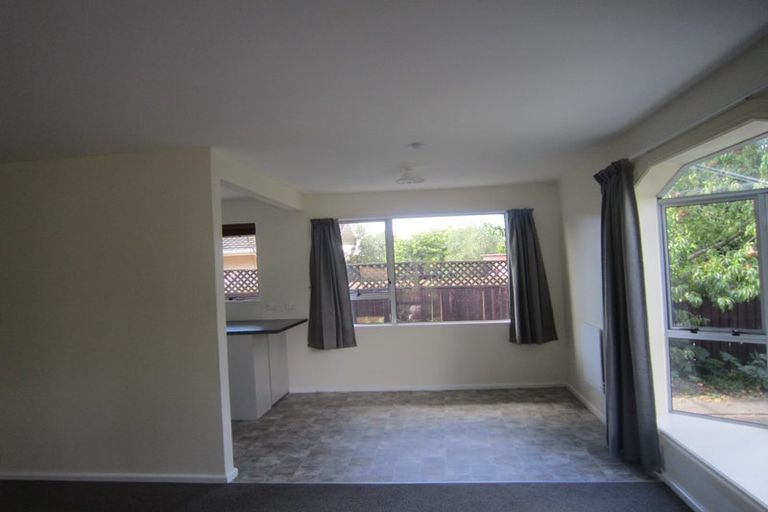 Photo of property in 2/9 Archdall Place, Avonhead, Christchurch, 8042