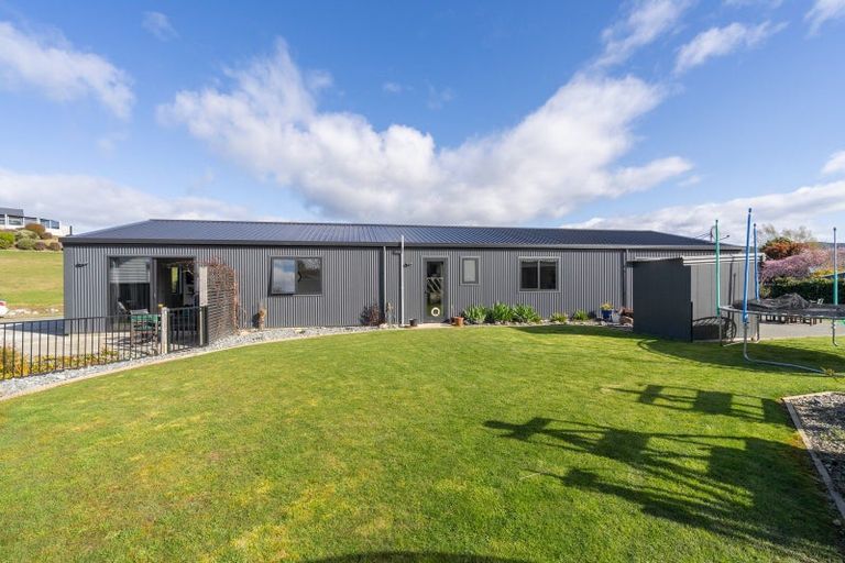 Photo of property in 27 Tawera Place, Te Anau, 9679