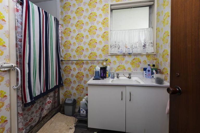 Photo of property in 1/130 Main North Road, Papanui, Christchurch, 8052