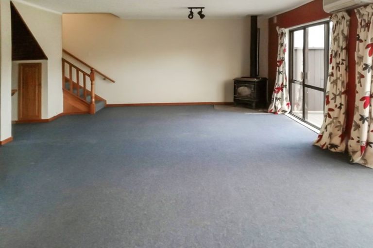 Photo of property in 3 Puketai Place, Pukerua Bay, 5026