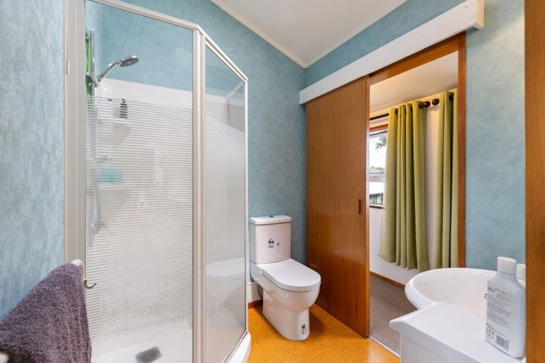 Photo of property in 6 Belgrave Place, Awapuni, Palmerston North, 4412