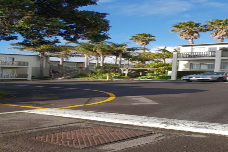 Photo of property in 1/72l Kitchener Road, Milford, Auckland, 0620