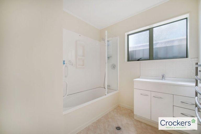 Photo of property in 30 Kona Crescent, Henderson, Auckland, 0610