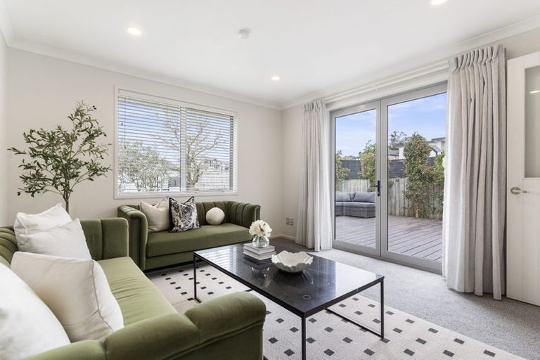 Photo of property in 5 Tee Point, Red Beach, 0932