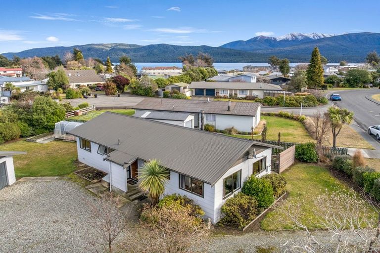 Photo of property in 19 Henry Street, Te Anau, 9600