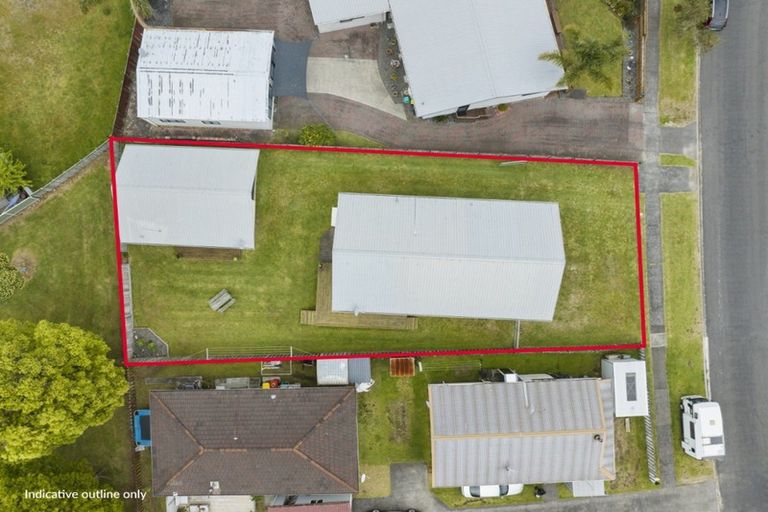 Photo of property in 118 Charleston Avenue, Whangamata, 3620