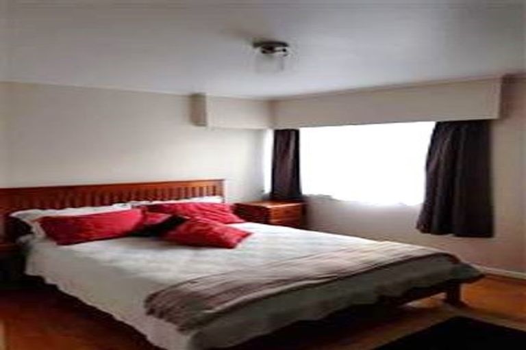 Photo of property in 55 Divich Avenue, Te Atatu South, Auckland, 0610