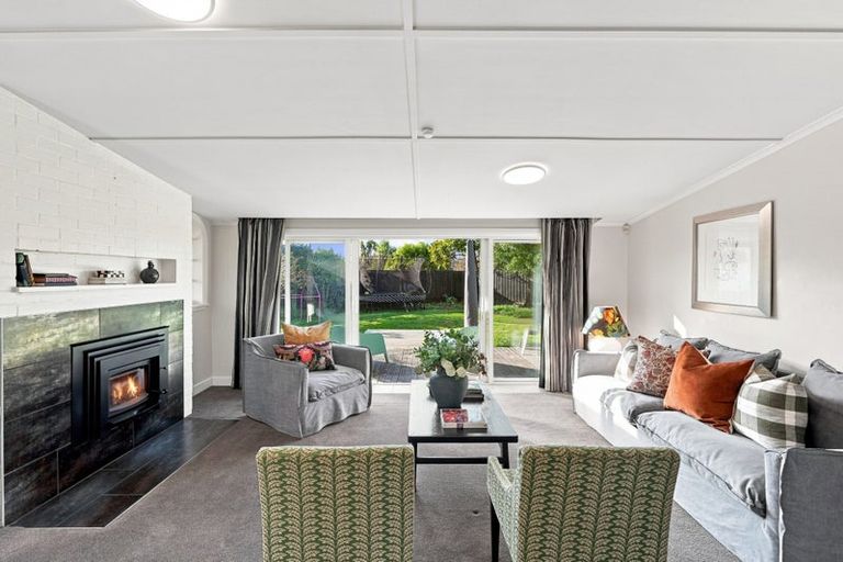 Photo of property in 102 Paparoa Street, Papanui, Christchurch, 8053