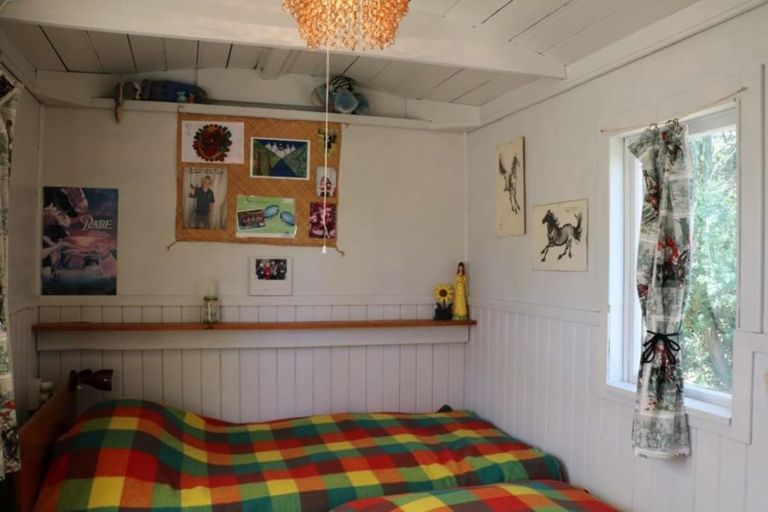 Photo of property in 15 Surat Bay Road, New Haven, Owaka, 9585