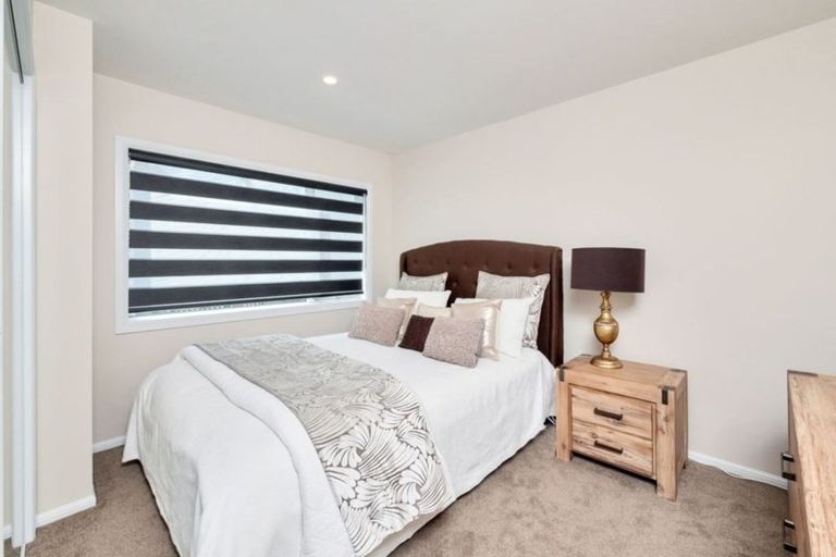 Photo of property in 9 Manu Place, Pinehill, Auckland, 0632