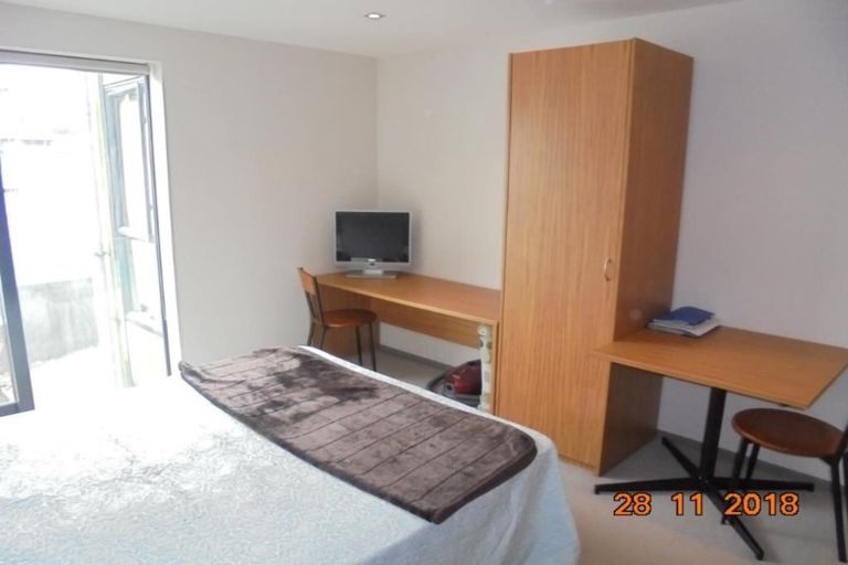 Photo of property in Dual Apartments, 108/142 Vivian Street, Te Aro, Wellington, 6011