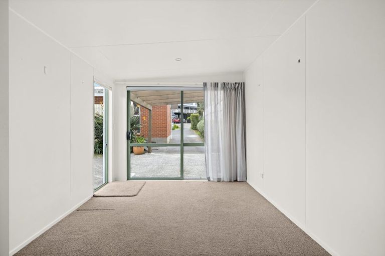 Photo of property in 17 Helvetia Drive, Browns Bay, Auckland, 0630