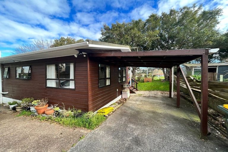 Photo of property in 1/7 Waverley Avenue, Glenfield, Auckland, 0629