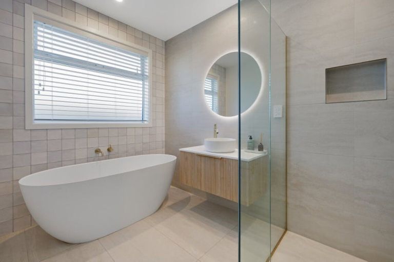 Photo of property in 4 Kuakua Close, Papamoa Beach, Papamoa, 3118