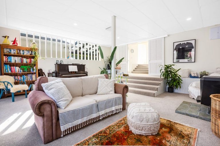 Photo of property in 11 Spinnaker Drive, Whitby, Porirua, 5024