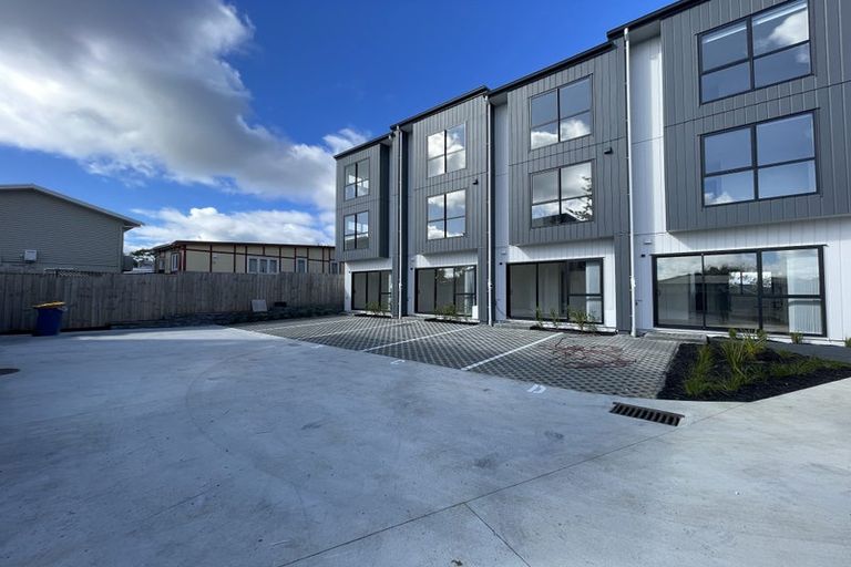 Photo of property in 13a Glendhu Road, Bayview, Auckland, 0629