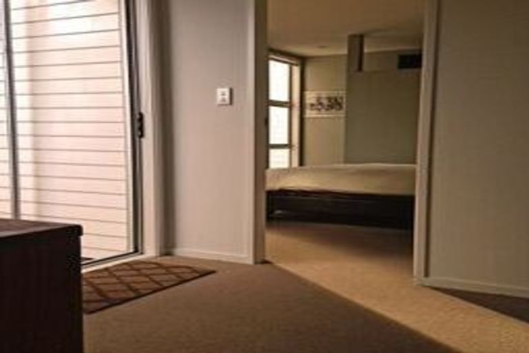 Photo of property in 6 Glentui Grove, Khandallah, Wellington, 6035