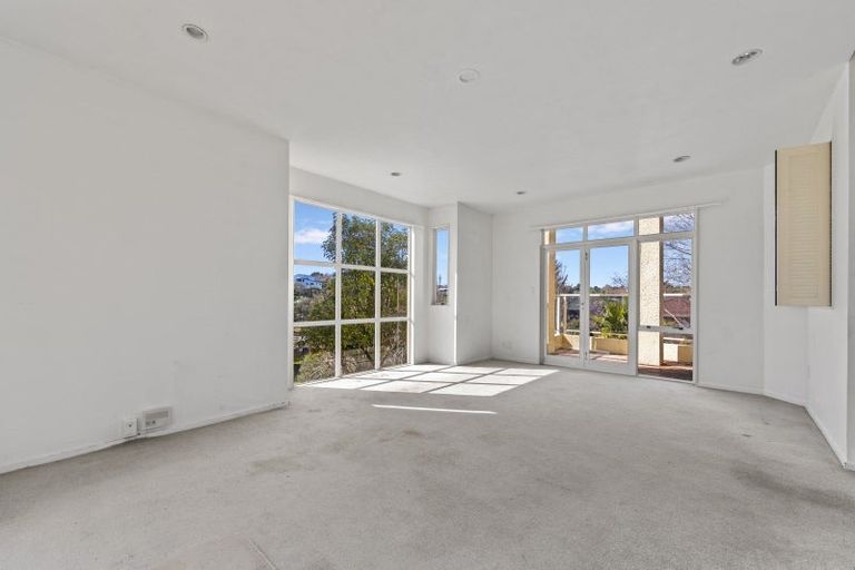Photo of property in 3 Pentland Place, Highlands Park, New Plymouth, 4312