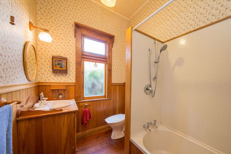 Photo of property in 34 Florence Avenue, Palmerston North, 4414