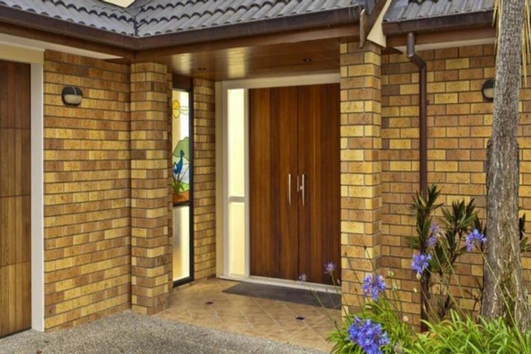 Photo of property in 35 Oak Manor Drive, Albany, Auckland, 0632