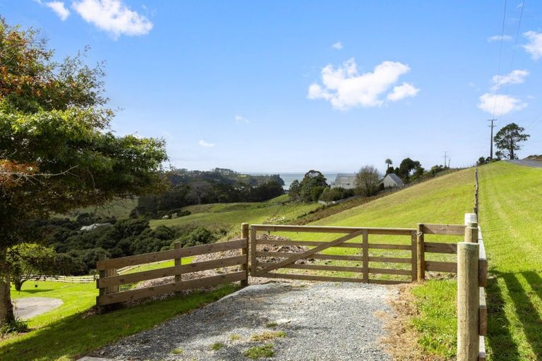 Photo of property in 149 Hillcrest Road, Hatfields Beach, 0931