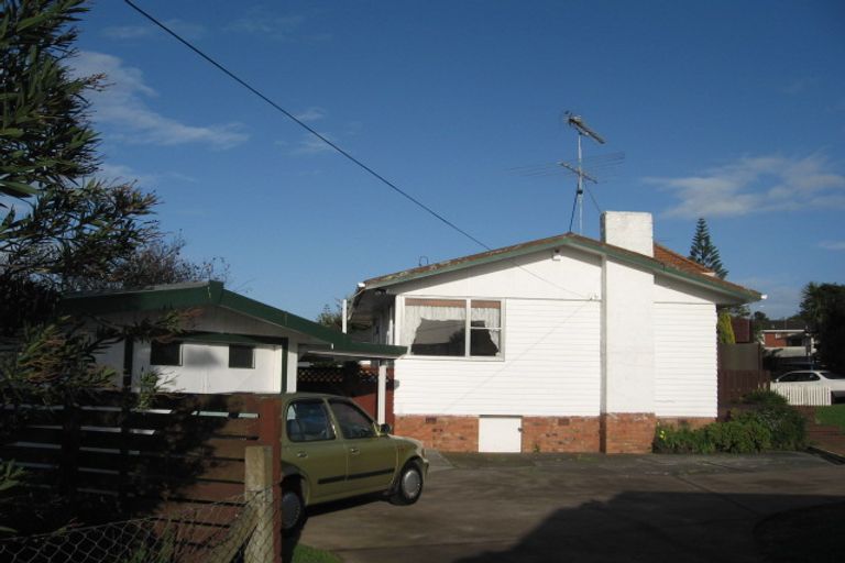 Photo of property in 2/7 Gossamer Drive, Pakuranga Heights, Auckland, 2010