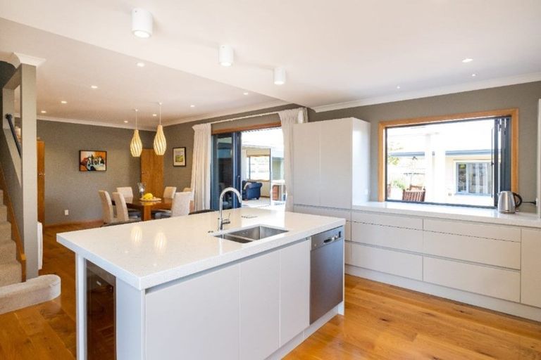 Photo of property in 8 Fulford Road, Havelock North, 4130