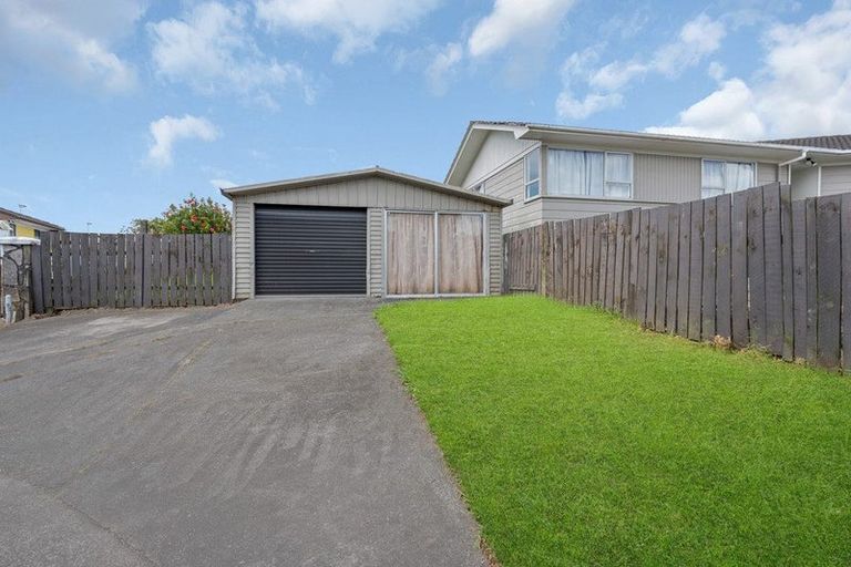 Photo of property in 1 Aria Place, Clover Park, Auckland, 2023
