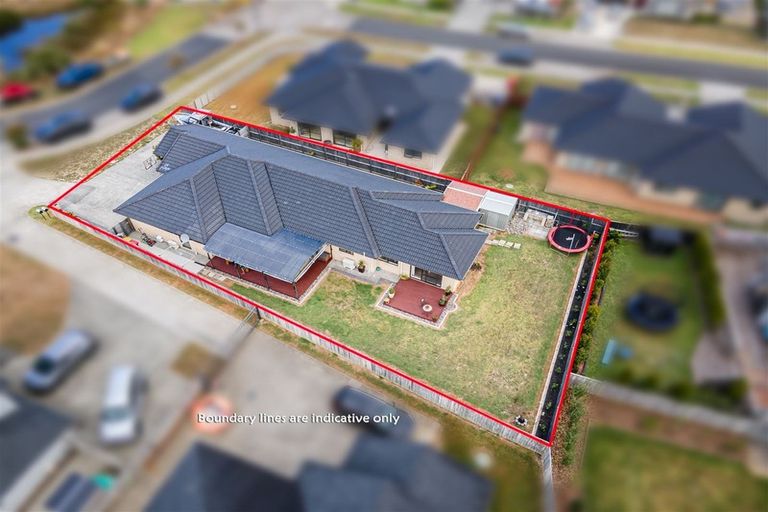 Photo of property in 7 Kahika Grove, Huapai, Kumeu, 0810