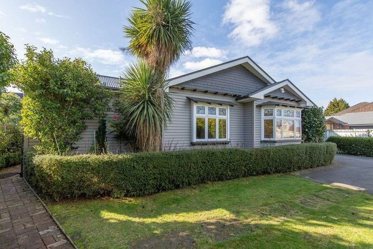 Photo of property in 130 Memorial Avenue, Burnside, Christchurch, 8053