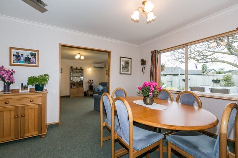 Photo of property in 18b Knightsbridge Place, Taradale, Napier, 4112