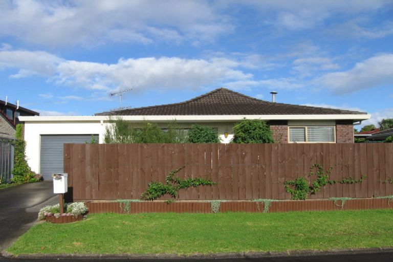 Photo of property in 7b Nimrod Place, Half Moon Bay, Auckland, 2012