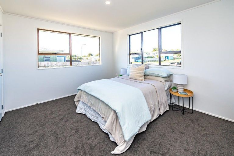 Photo of property in 4 Kupe Place, Castlecliff, Whanganui, 4501