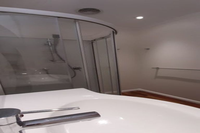 Photo of property in 39 Pembroke Road, Northland, Wellington, 6012