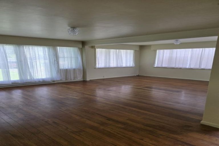 Photo of property in 17 Pomaria Road, Henderson, Auckland, 0610