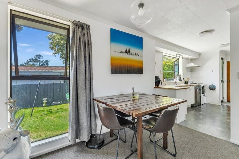 Photo of property in 10 Tawari Street, Inglewood, 4330