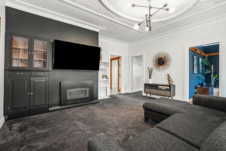 Photo of property in 102 Paremata Road, Paremata, Porirua, 5024